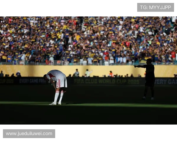 红牌 + 头球救主！本菲卡 2-2 博卡青年(1)